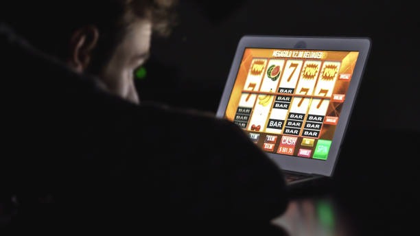 Live dealer at Ninja vs Samurai table on ktm platform